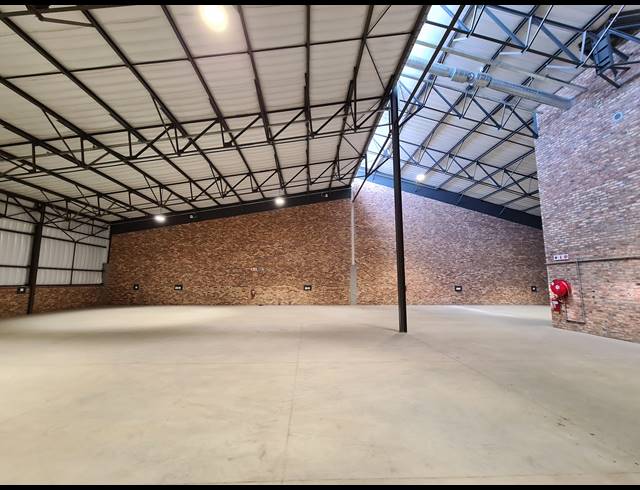 1,756M² WAREHOUSE TO LET IN RIVERSANDS